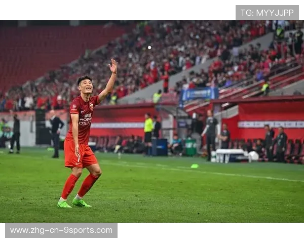 上海海港中场连贯推进责任感十足 上海海港中场连贯推进责任感十足
